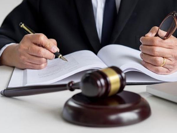 原告可以要求被告承担诉讼费吗？